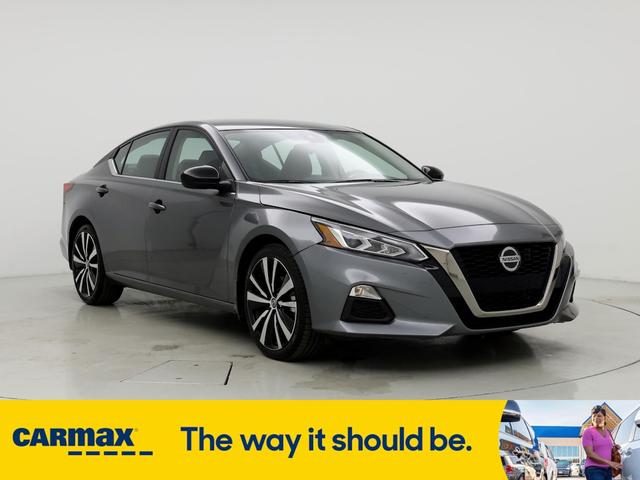 2022 nissan altima sr