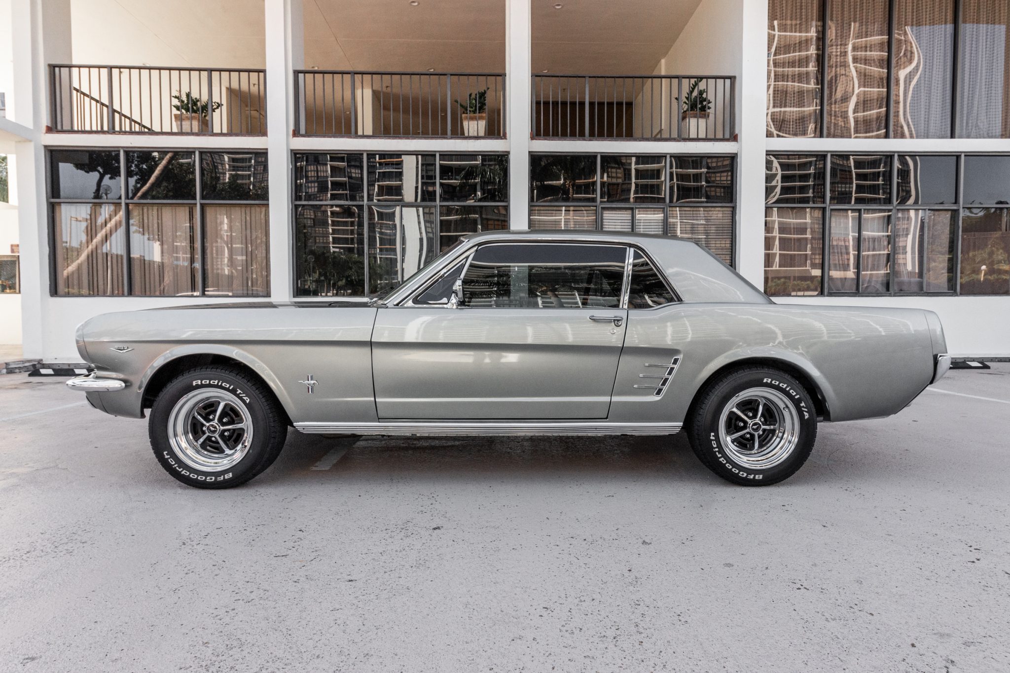 1966 ford mustang coupe 289