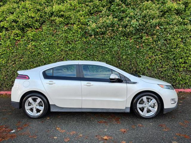 2013 chevrolet volt base
