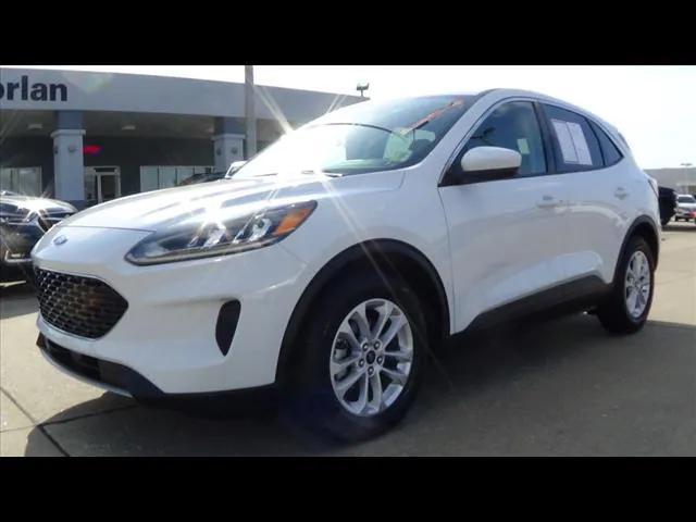 2020 ford escape se