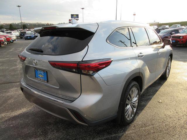 2022 toyota highlander platinum
