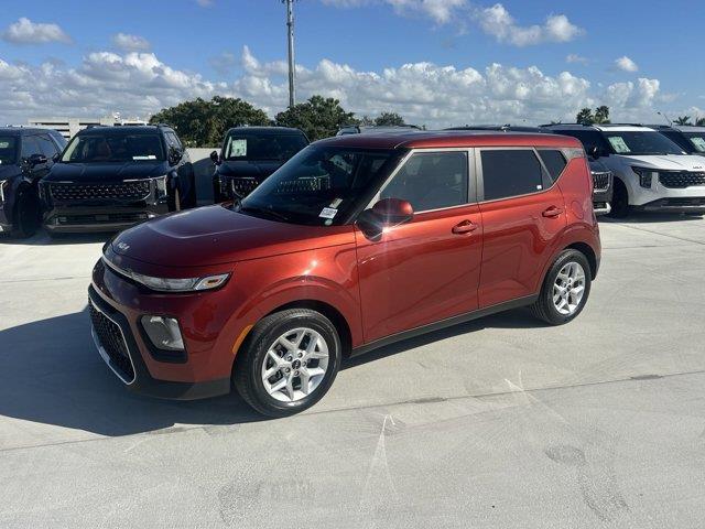 2022 kia soul lx