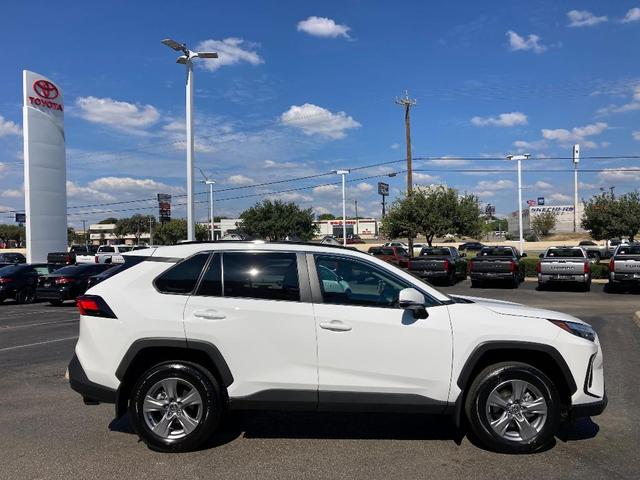 2024 toyota rav4 xle