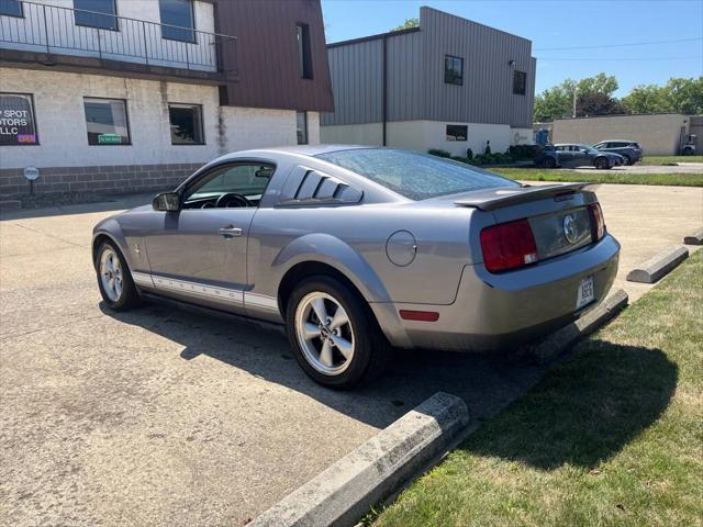 2007 ford mustang deluxe