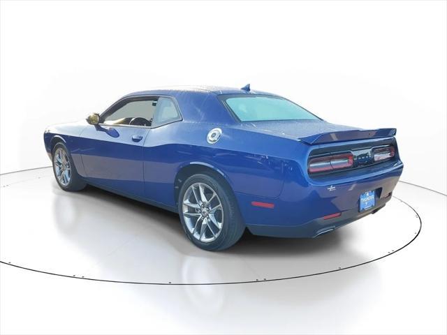 2022 dodge challenger sxt awd