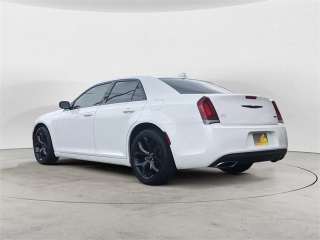 2023 chrysler 300 touring