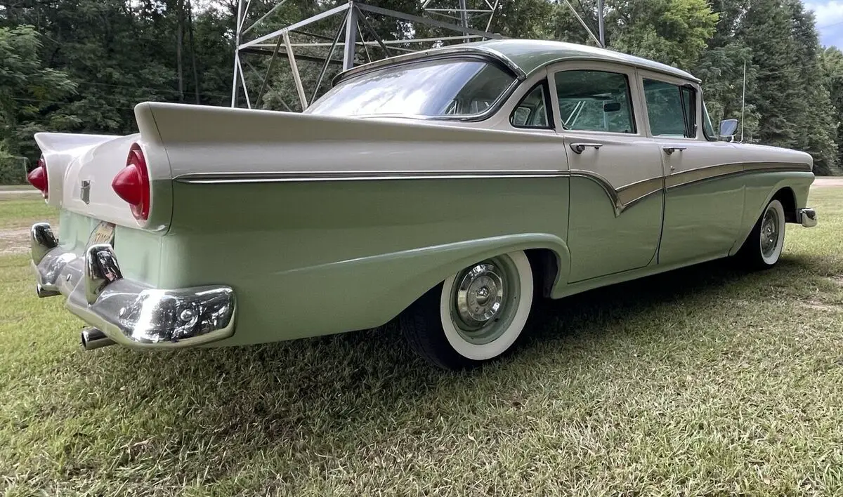 1957 ford custom 300 green