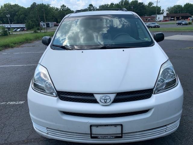 2004 toyota sienna le