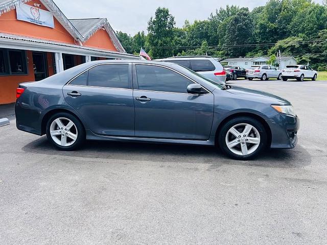2012 toyota camry se