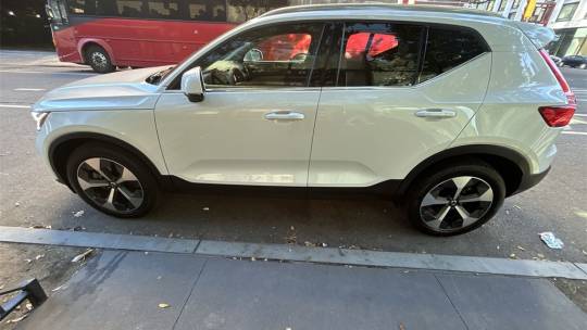2023 Volvo XC40
