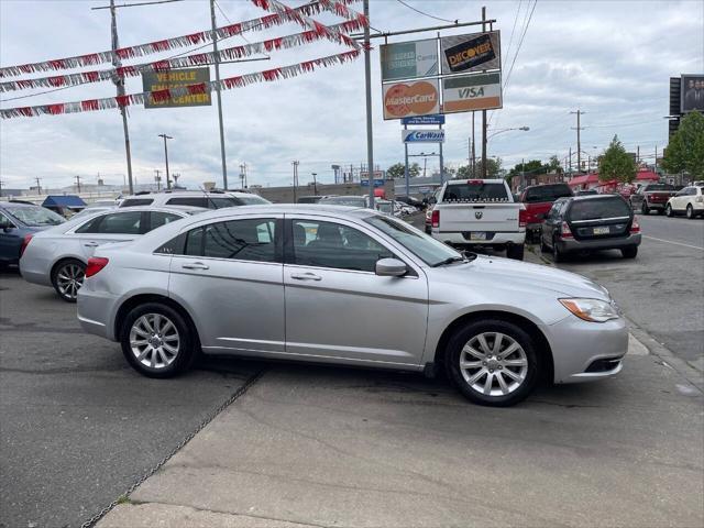 2011 chrysler 200 touring
