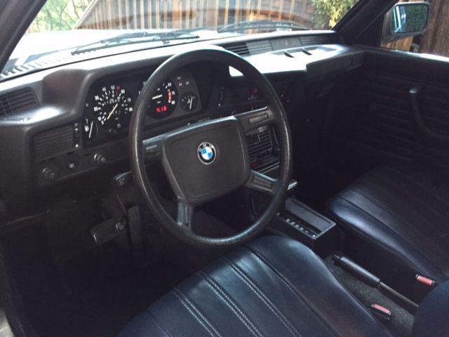 1983 bmw 320i car