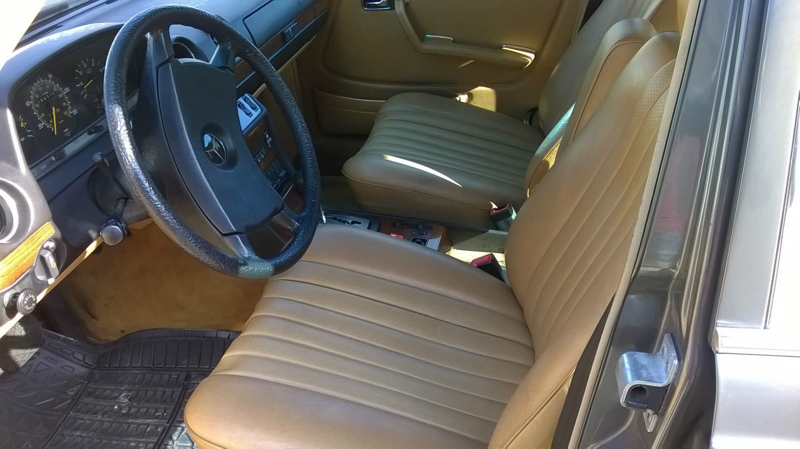 1985 mercedes-benz 300d base sedan 4-door 3.0l turbo diesel