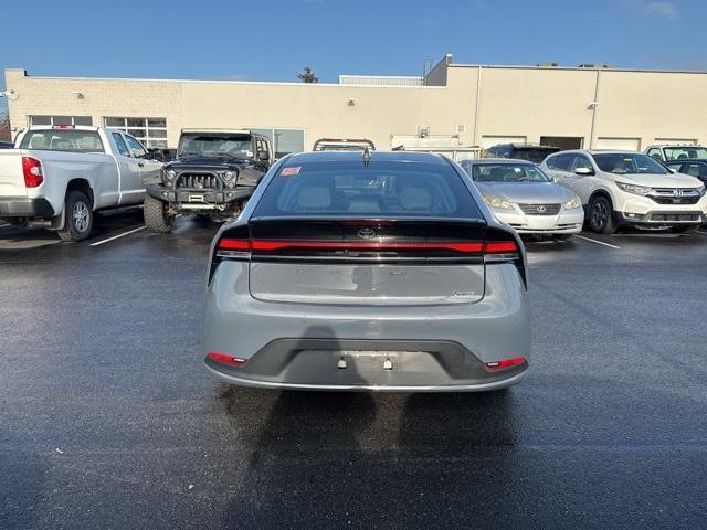 2023 toyota prius le