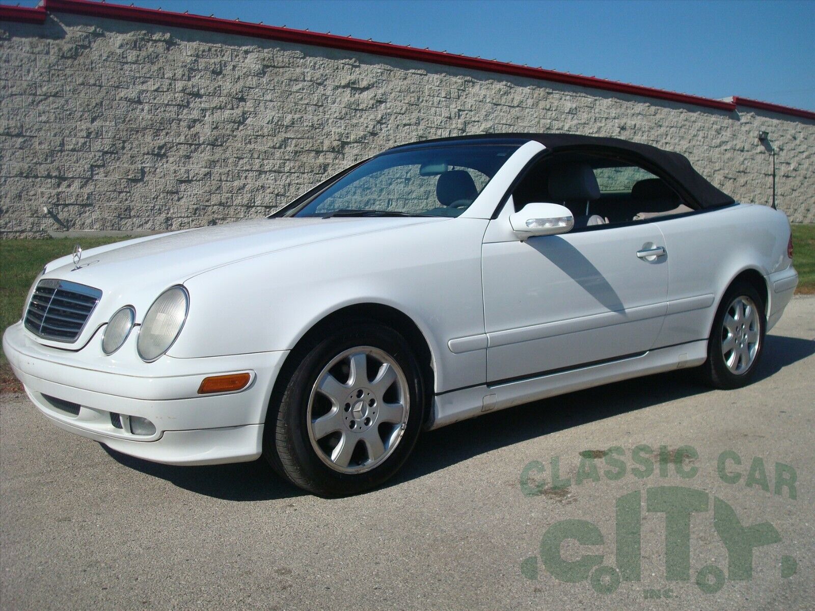 2000 mercedes-benz clk-class we ship ! needs work !