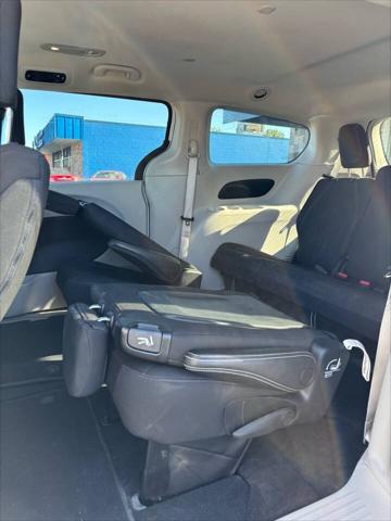 2023 chrysler voyager lx