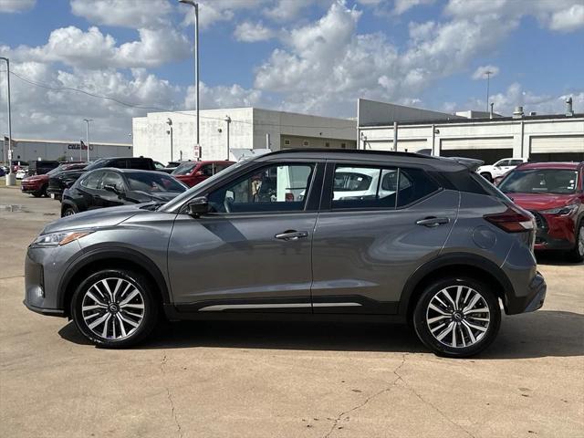 2024 nissan kicks sr