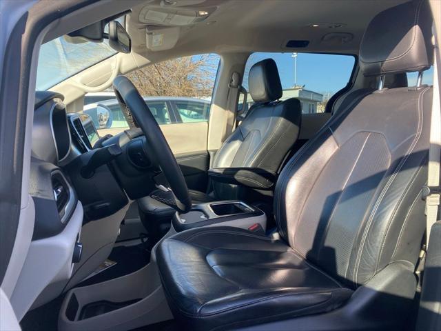 2022 chrysler pacifica touring l