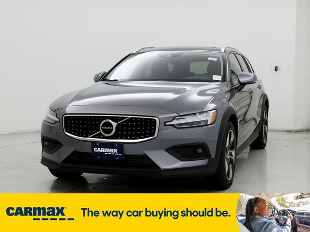 2021 volvo v60 cross country t5