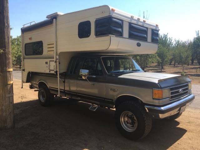 1990 ford f-250 4x4 w/ s&s cab over camper. only 124k miles. turn key camper