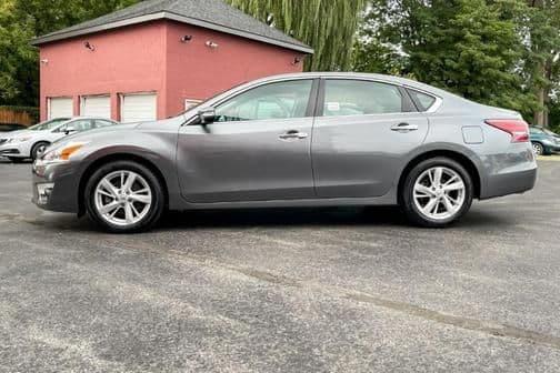 2015 nissan altima in northwoods, illinois