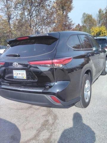 2022 toyota highlander le