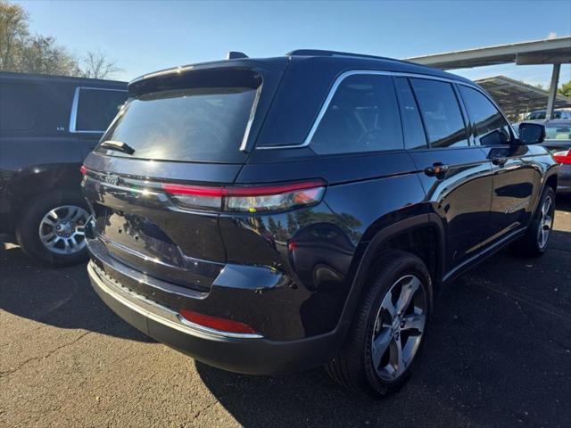 2022 jeep grand cherokee 4xe base