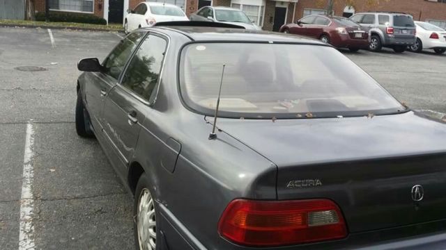fully loaded all electric with sunroof, original bose speakers alpine cd player