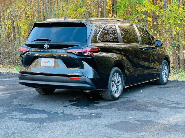 2022 toyota sienna le