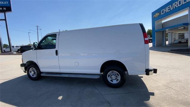 2022 chevrolet express 2500 work van