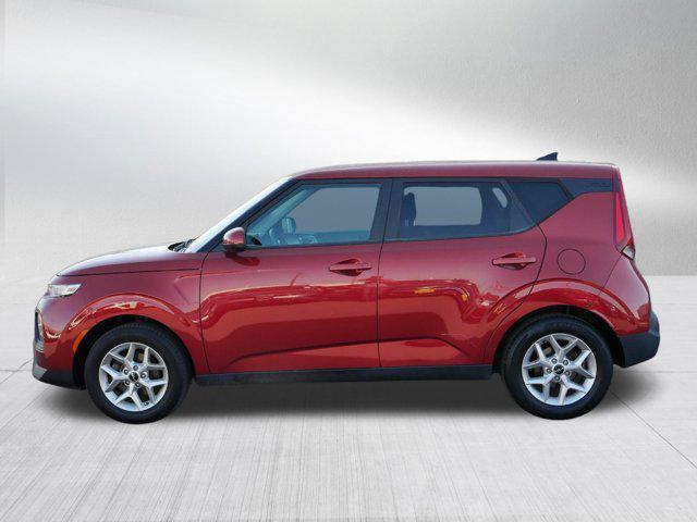 2022 kia soul lx