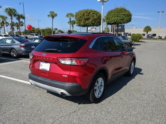 2020 ford escape se