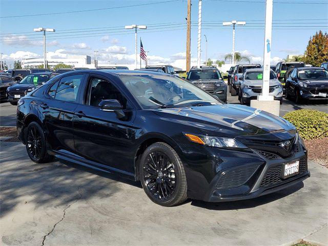 2022 toyota camry se
