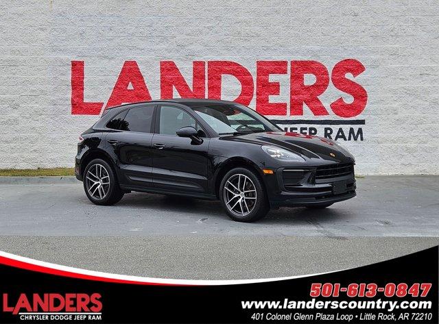 2022 porsche macan base