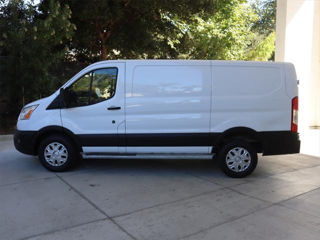 2022 ford transit-250 base