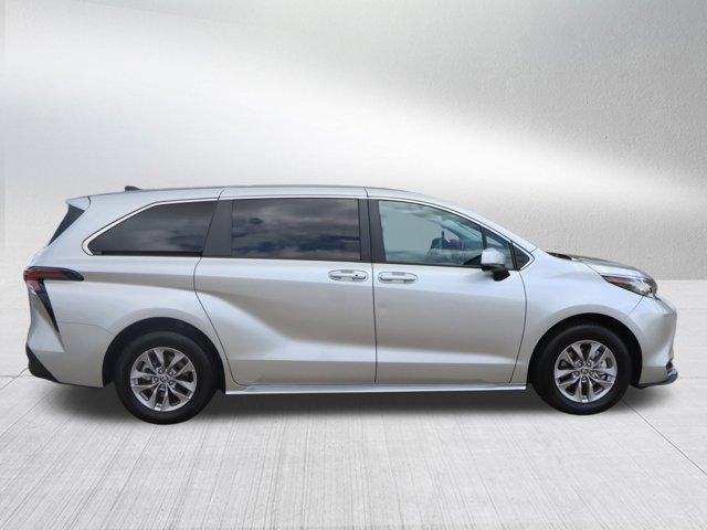 2023 toyota sienna le