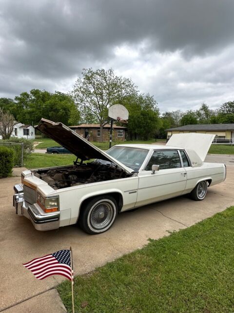 1982 cadillac deville coupe white rwd automatic