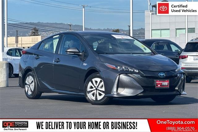 2021 toyota prius prime le