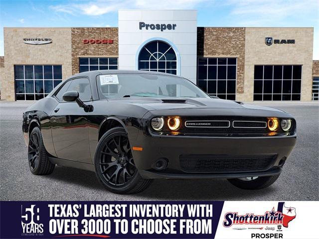 2022 dodge challenger sxt