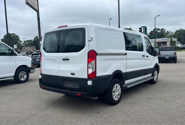 2022 ford transit-250 base
