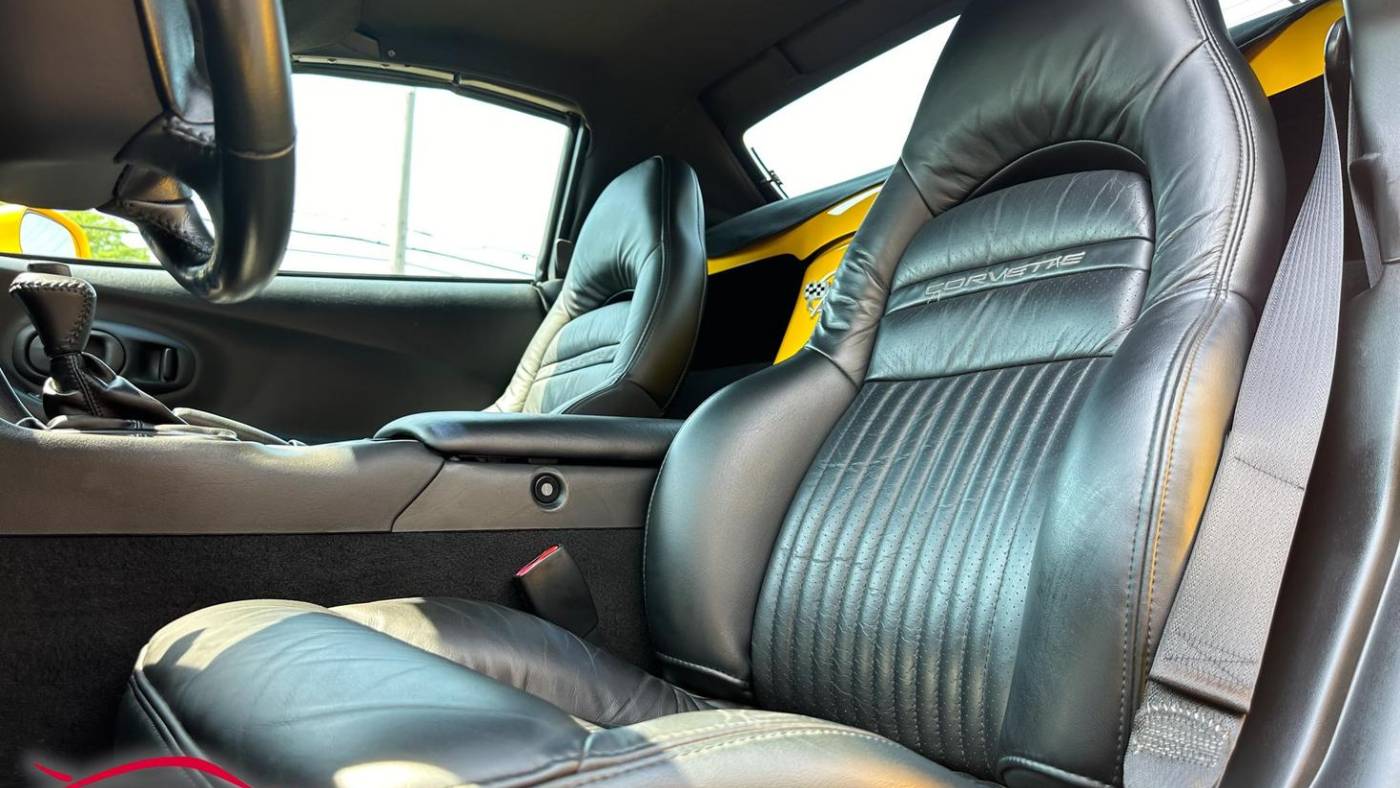 2003 chevrolet corvette base