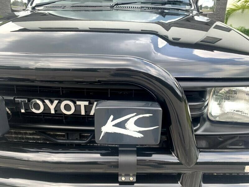 1992 toyota hilux base 89,000 miles japaneese import 2.2 ltr manual