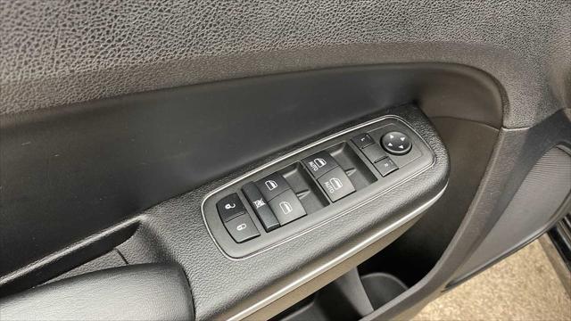 2022 chrysler 300 touring l