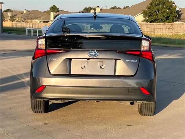 2022 toyota prius l