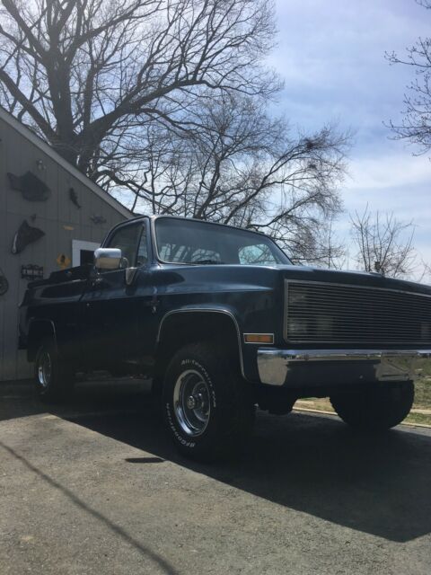 1984 chevrolet silverado short bed, 1500, 4wd, 350 v8, 4 spd automatic, p/w, p/s