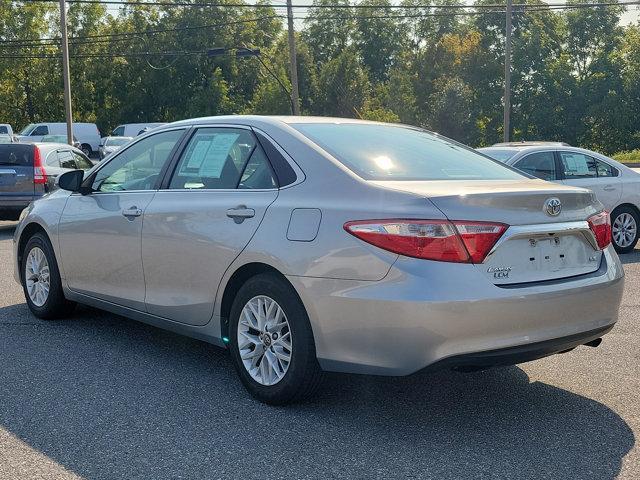 2016 toyota camry le