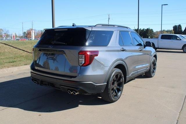 2022 ford explorer st