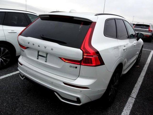 2024 volvo xc60 b5 plus dark theme