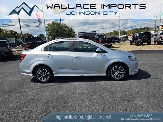 2020 chevrolet sonic fwd sedan lt