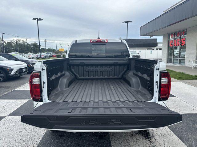 2024 gmc canyon base